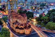 Ho Chi Minh City attract foreign tourists joining city tours